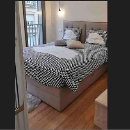 Apartment 1 Bedroom Flat With Terrace&parking